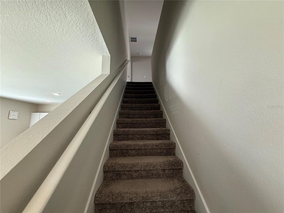 出租: $2,400 (5 贝兹, 3 浴室, 2888 平方英尺)