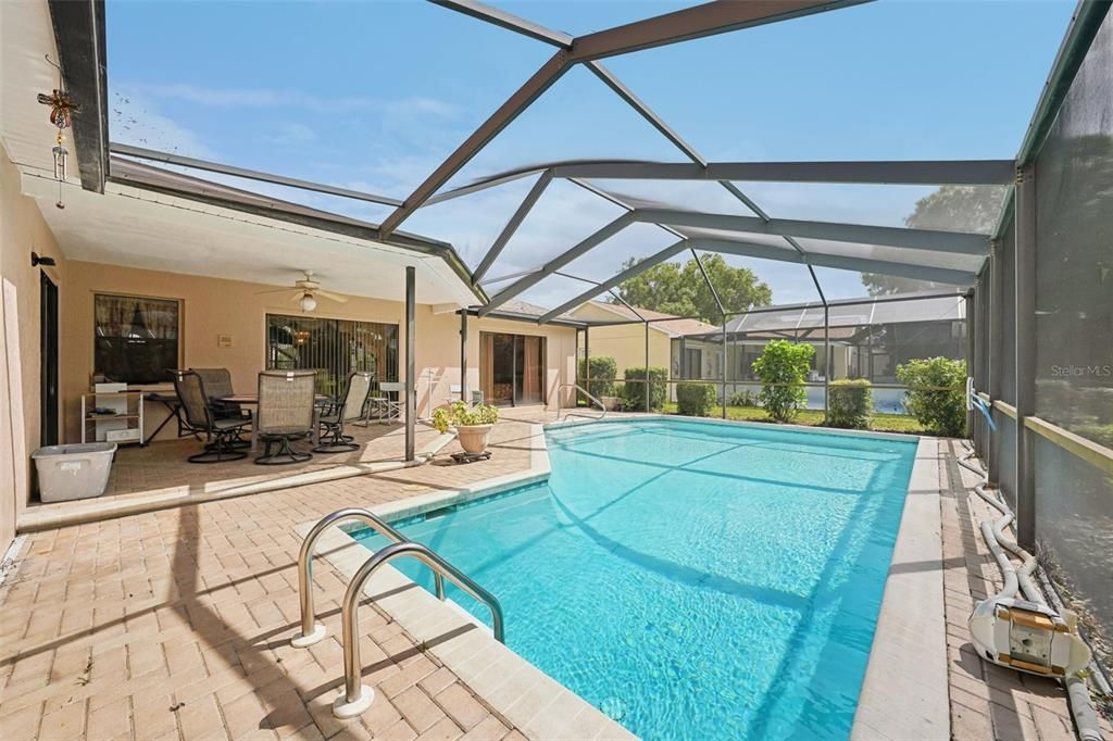 Active With Contract: $300,000 (3 beds, 3 baths, 1780 Square Feet)