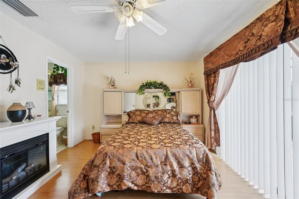 Active With Contract: $300,000 (3 beds, 3 baths, 1780 Square Feet)