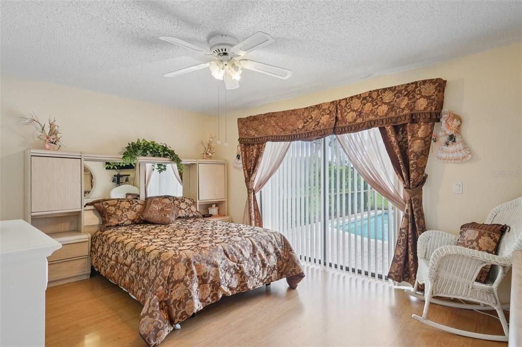 Active With Contract: $300,000 (3 beds, 3 baths, 1780 Square Feet)