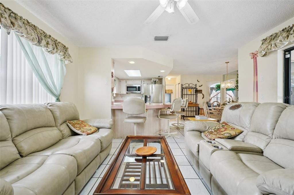 Active With Contract: $300,000 (3 beds, 3 baths, 1780 Square Feet)