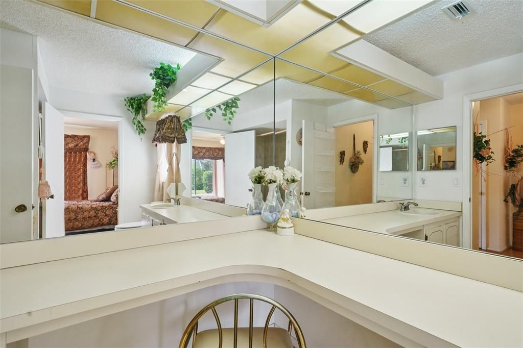 Active With Contract: $300,000 (3 beds, 3 baths, 1780 Square Feet)