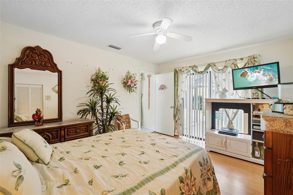 Active With Contract: $300,000 (3 beds, 3 baths, 1780 Square Feet)