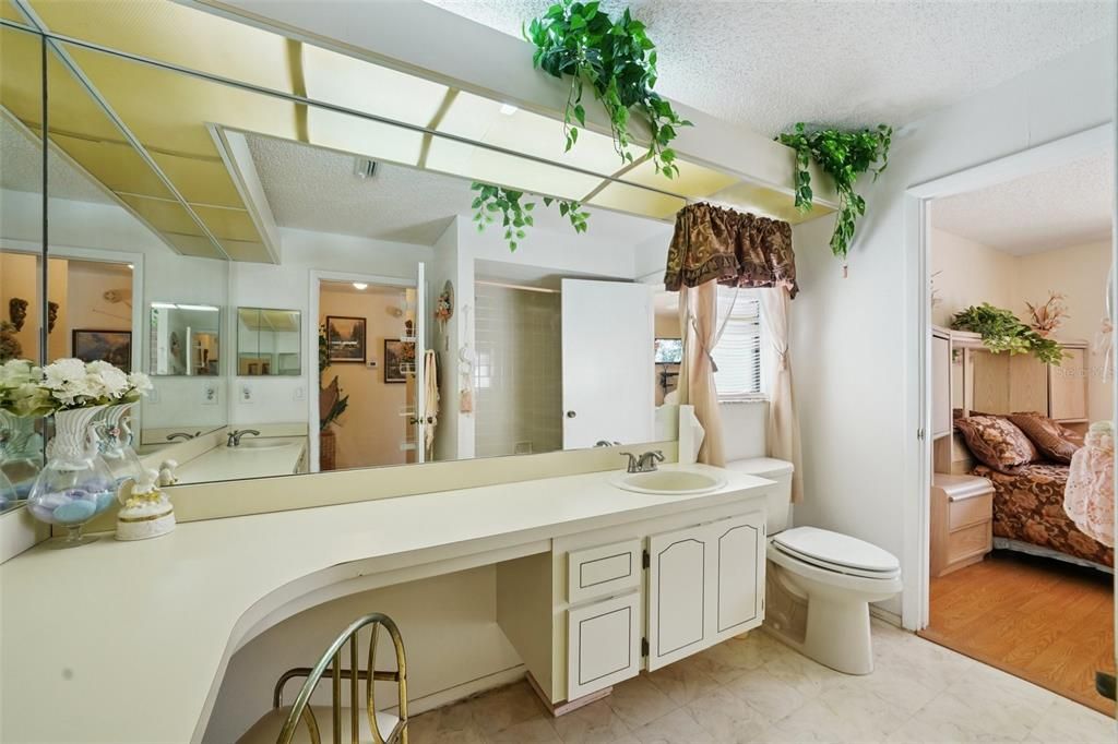 Active With Contract: $300,000 (3 beds, 3 baths, 1780 Square Feet)