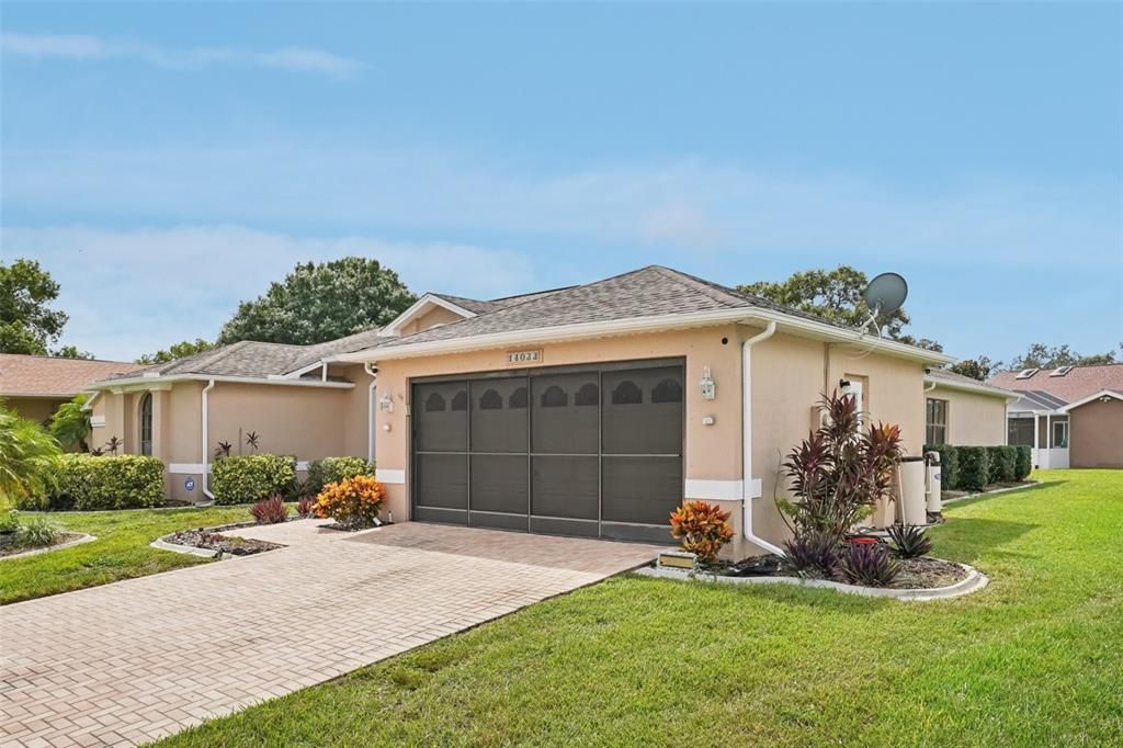 Active With Contract: $300,000 (3 beds, 3 baths, 1780 Square Feet)