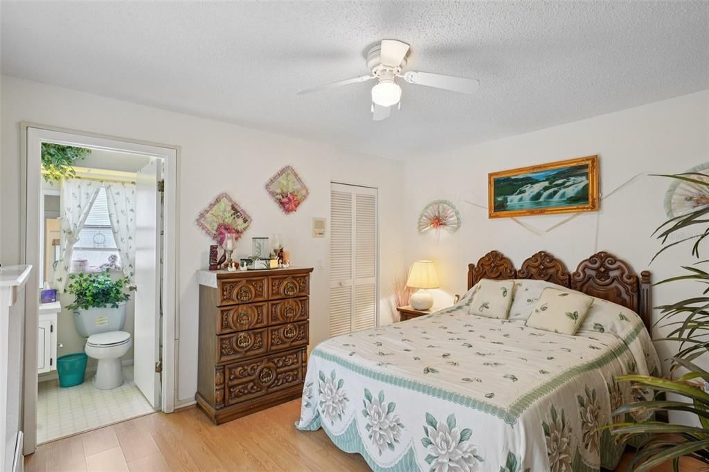 Active With Contract: $300,000 (3 beds, 3 baths, 1780 Square Feet)