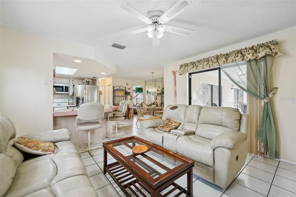 Active With Contract: $300,000 (3 beds, 3 baths, 1780 Square Feet)