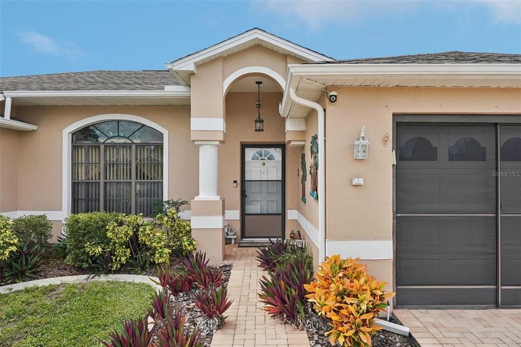 Active With Contract: $300,000 (3 beds, 3 baths, 1780 Square Feet)