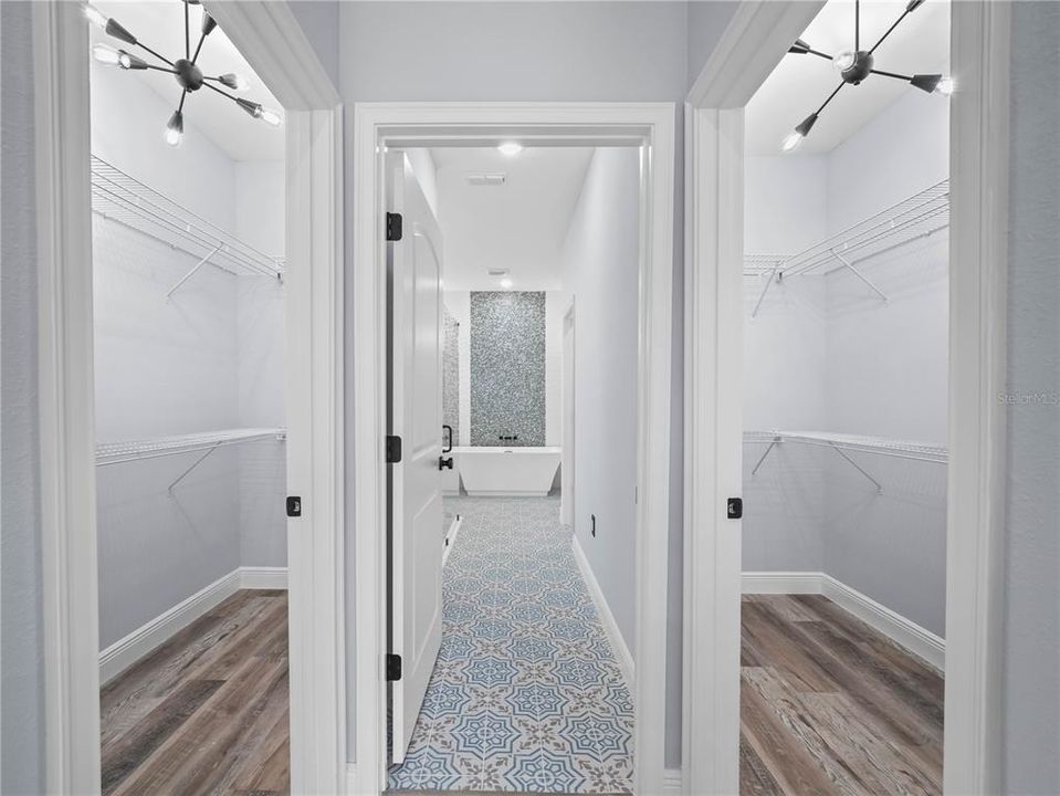 For Sale: $375,500 (4 beds, 3 baths, 1896 Square Feet)