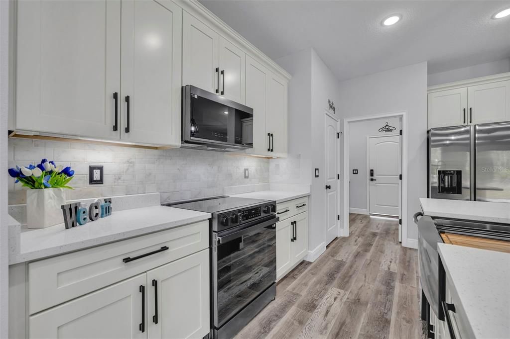 For Sale: $375,500 (4 beds, 3 baths, 1896 Square Feet)