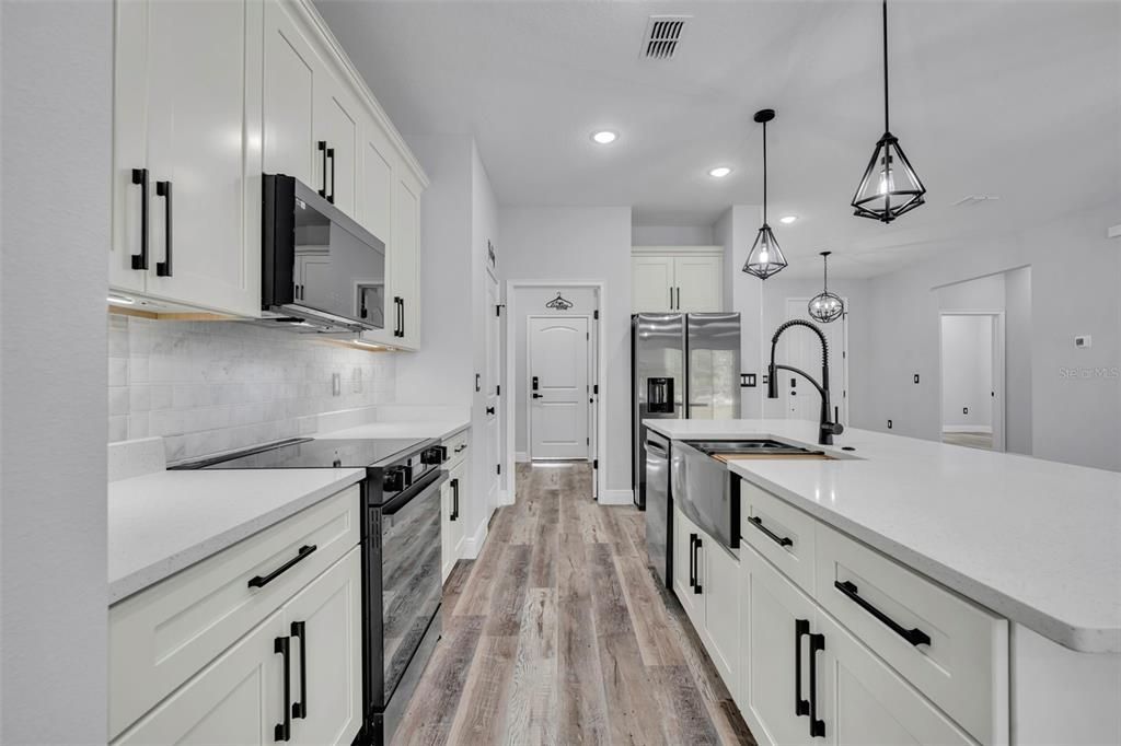 For Sale: $375,500 (4 beds, 3 baths, 1896 Square Feet)