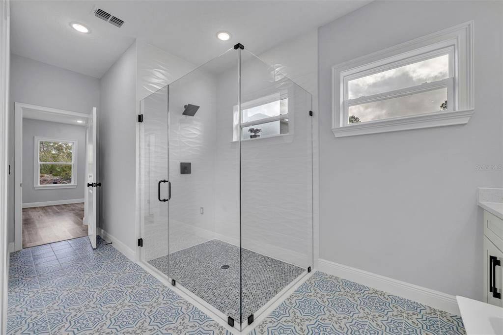 For Sale: $375,500 (4 beds, 3 baths, 1896 Square Feet)