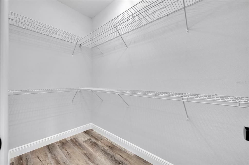 For Sale: $375,500 (4 beds, 3 baths, 1896 Square Feet)