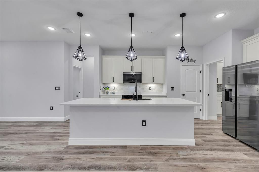 For Sale: $375,500 (4 beds, 3 baths, 1896 Square Feet)