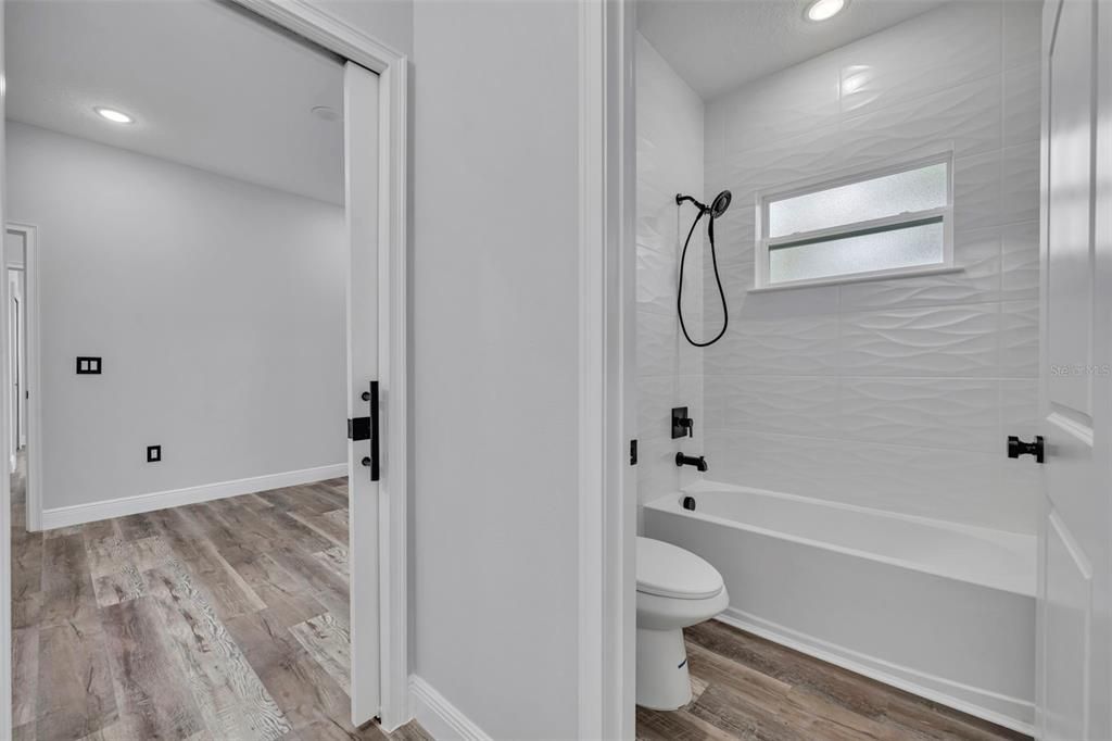 For Sale: $375,500 (4 beds, 3 baths, 1896 Square Feet)