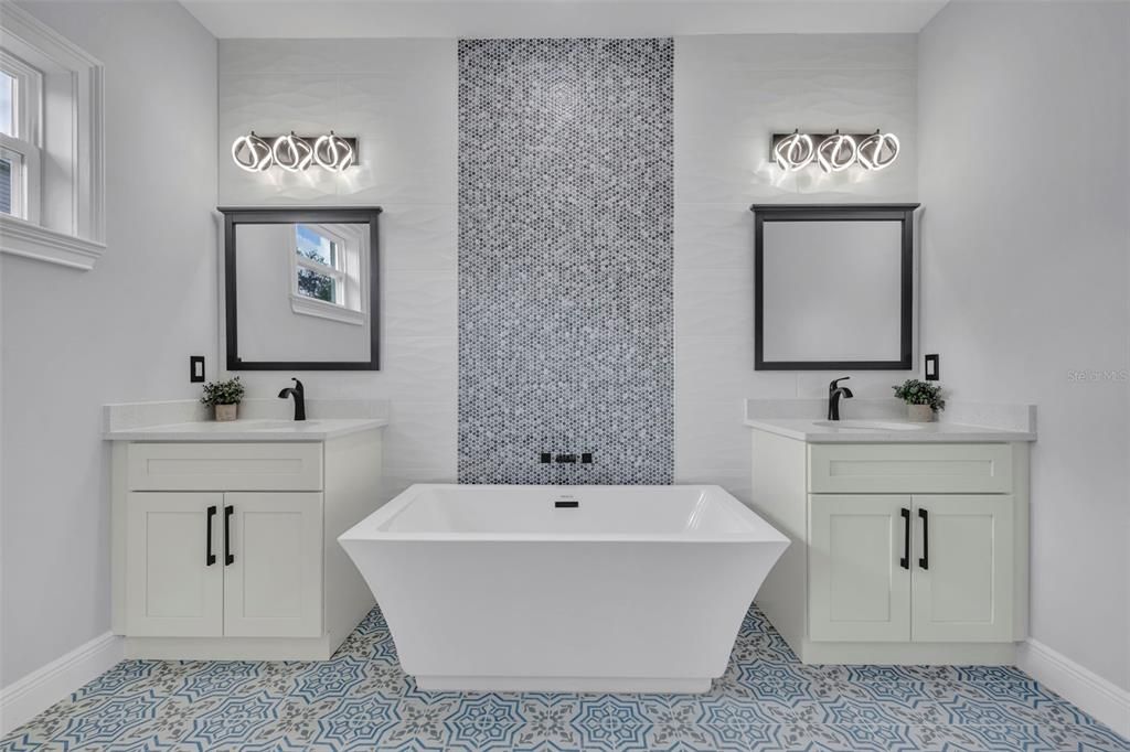 For Sale: $375,500 (4 beds, 3 baths, 1896 Square Feet)