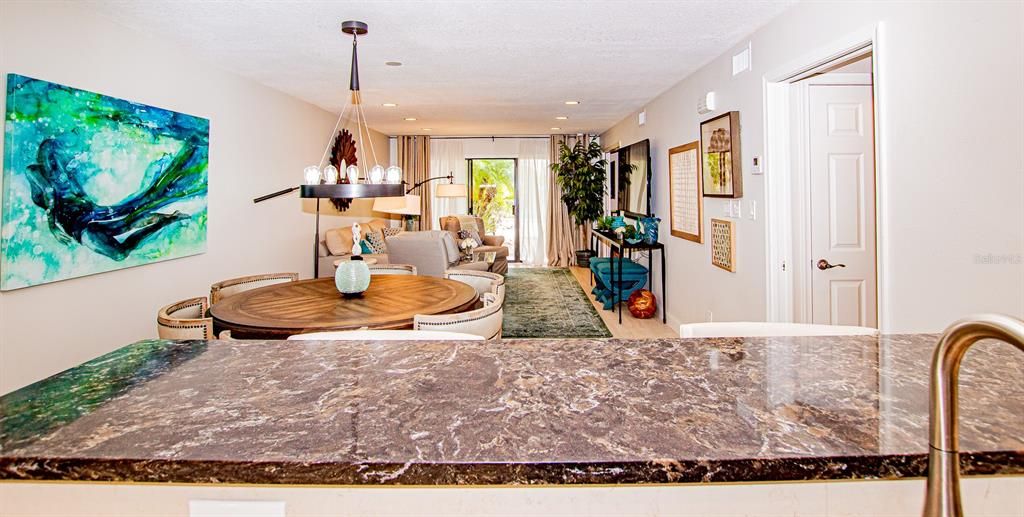 En Venta: $269,000 (2 camas, 2 baños, 1096 Pies cuadrados)