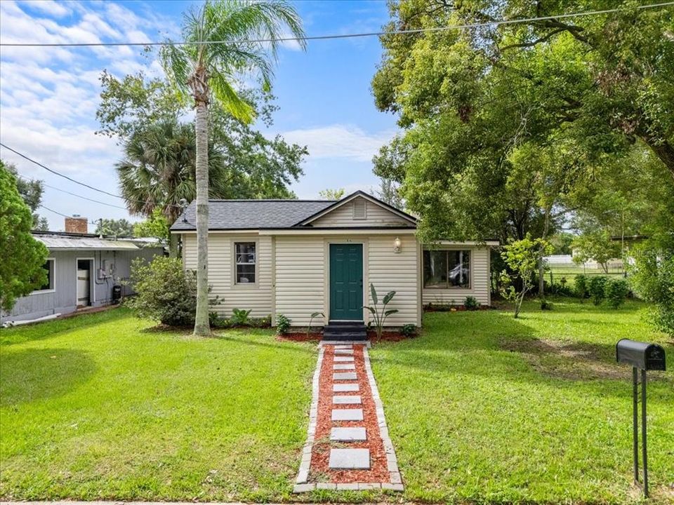 待售: $270,000 (3 贝兹, 1 浴室, 1086 平方英尺)