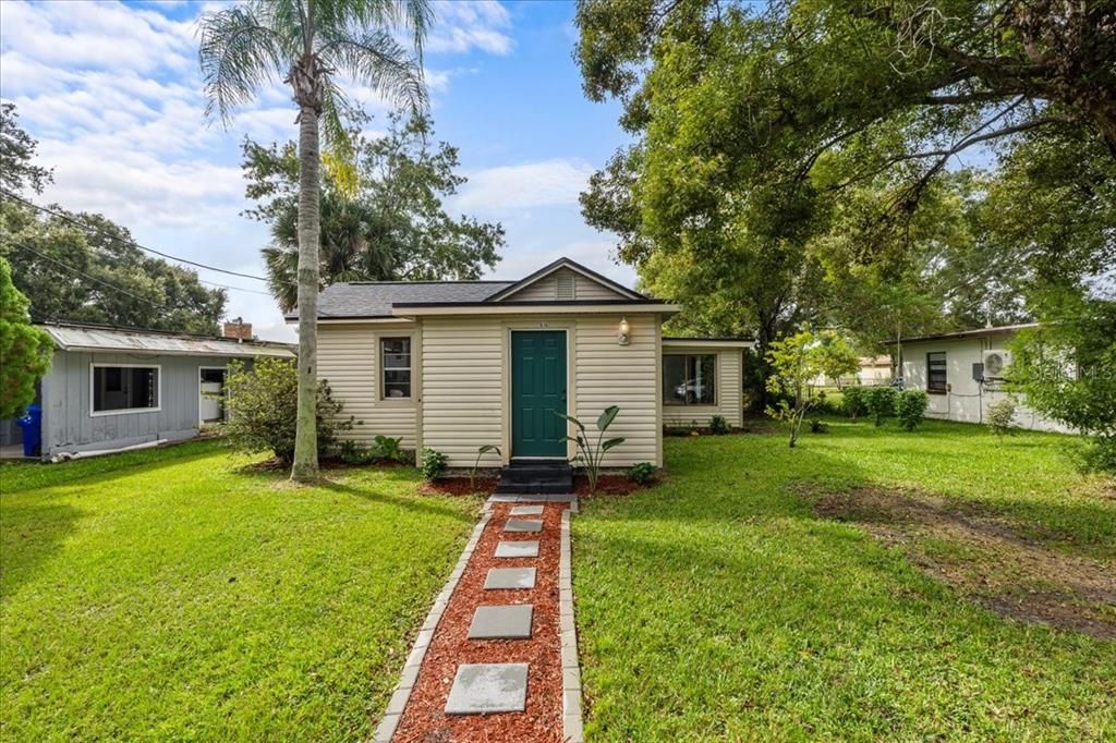 待售: $270,000 (3 贝兹, 1 浴室, 1086 平方英尺)