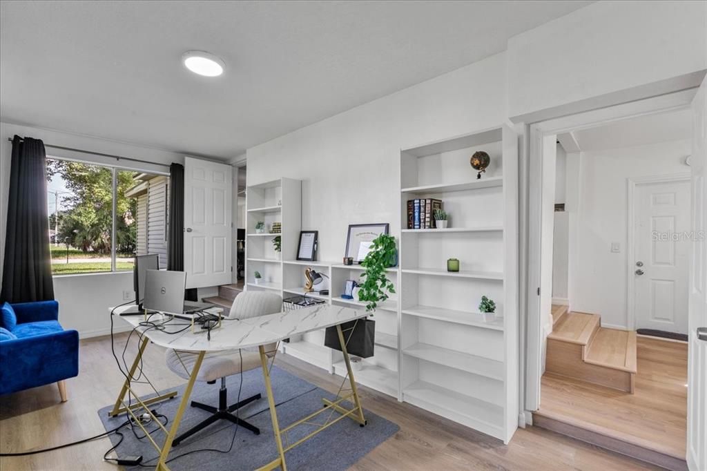 待售: $270,000 (3 贝兹, 1 浴室, 1086 平方英尺)