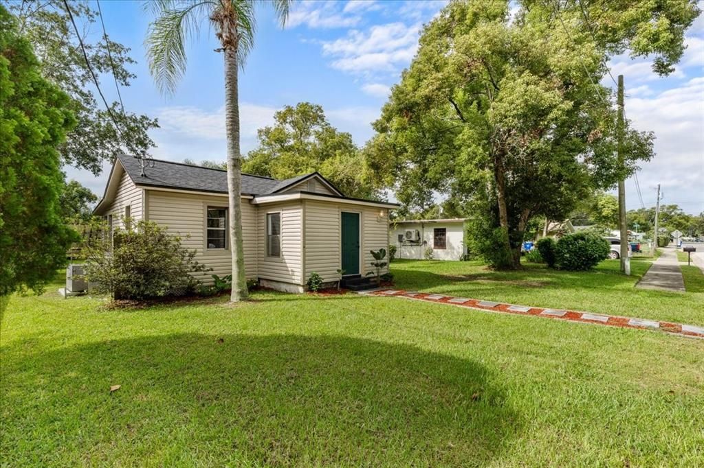 待售: $270,000 (3 贝兹, 1 浴室, 1086 平方英尺)