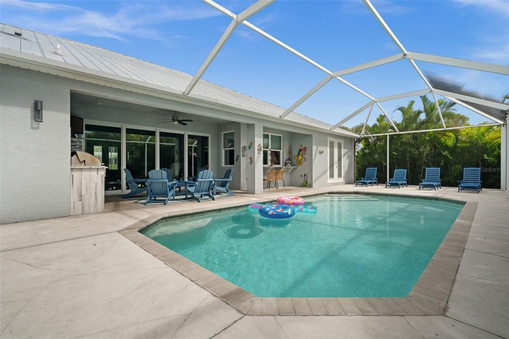 For Sale: $775,000 (3 beds, 3 baths, 2731 Square Feet)