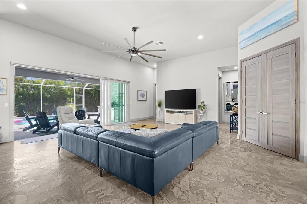 For Sale: $775,000 (3 beds, 3 baths, 2731 Square Feet)