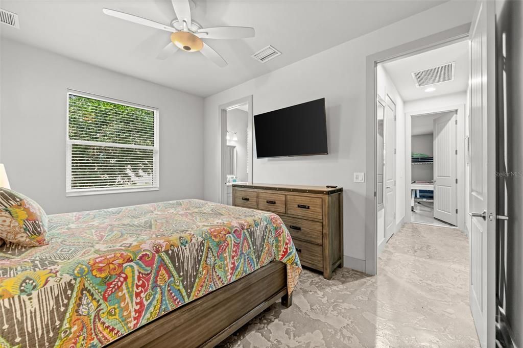 For Sale: $775,000 (3 beds, 3 baths, 2731 Square Feet)