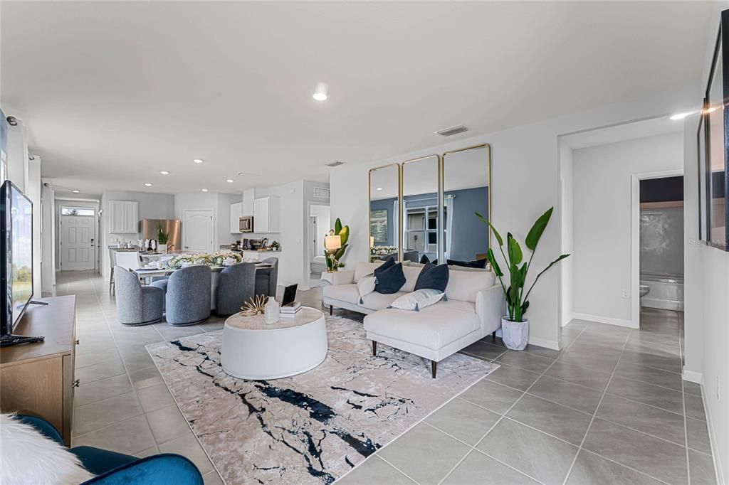 Active With Contract: $378,990 (4 beds, 2 baths, 1665 Square Feet)