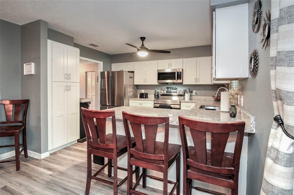 合同活跃: $329,900 (3 贝兹, 2 浴室, 1540 平方英尺)