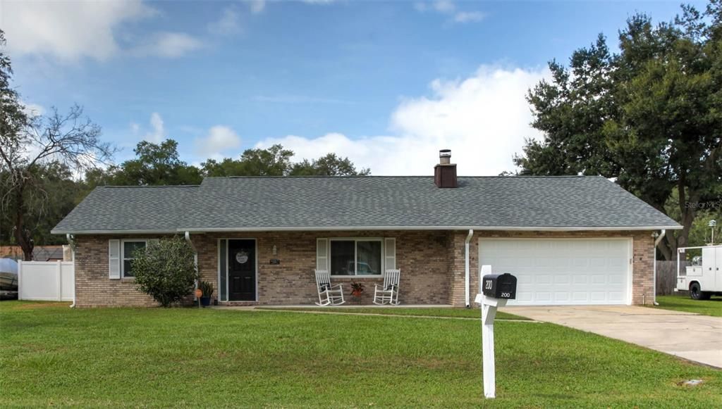 合同活跃: $329,900 (3 贝兹, 2 浴室, 1540 平方英尺)