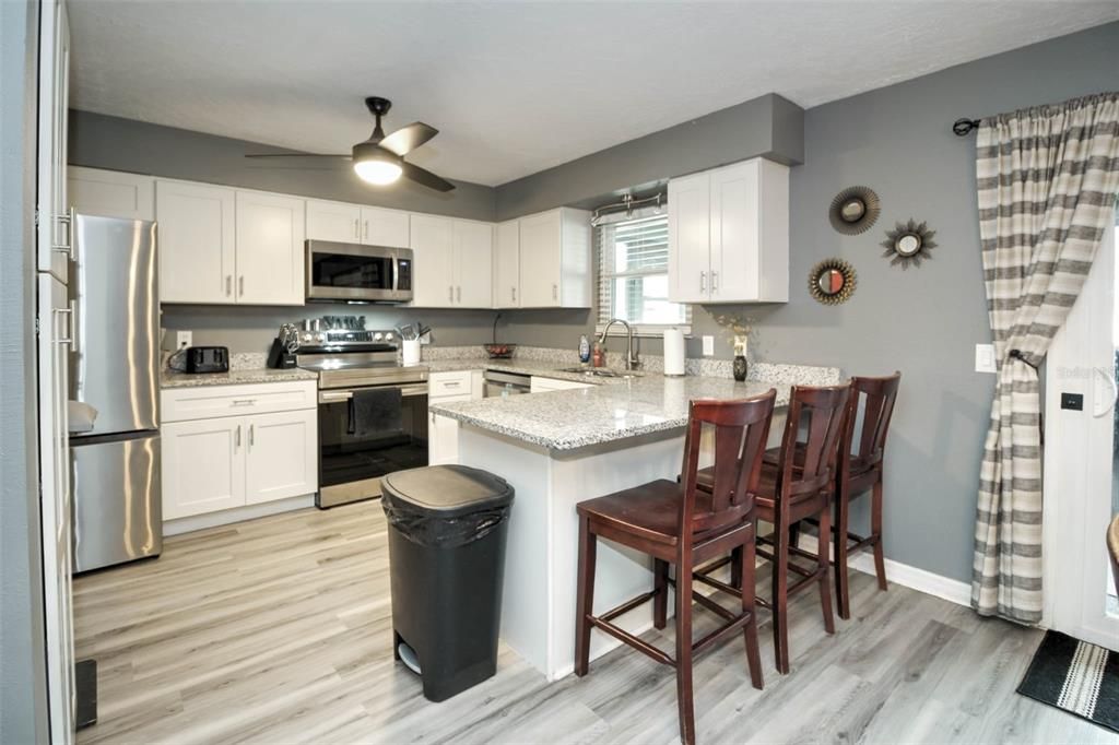 合同活跃: $329,900 (3 贝兹, 2 浴室, 1540 平方英尺)