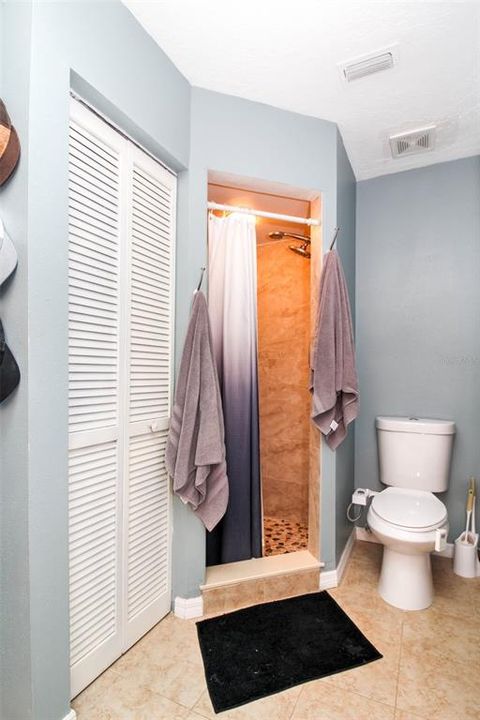 合同活跃: $329,900 (3 贝兹, 2 浴室, 1540 平方英尺)