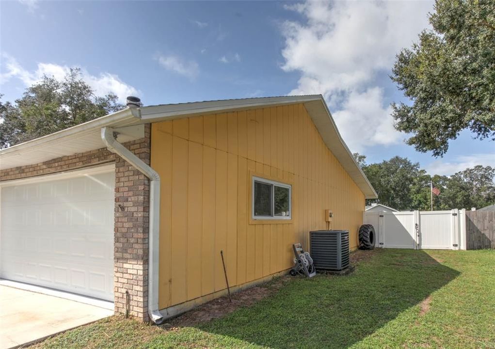 合同活跃: $329,900 (3 贝兹, 2 浴室, 1540 平方英尺)