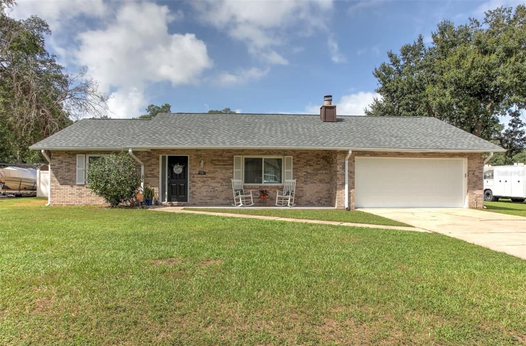 合同活跃: $329,900 (3 贝兹, 2 浴室, 1540 平方英尺)