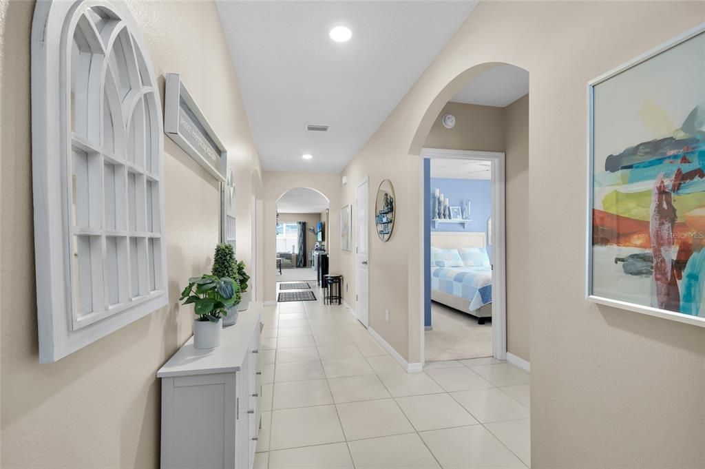 待售: $365,000 (4 贝兹, 2 浴室, 1827 平方英尺)