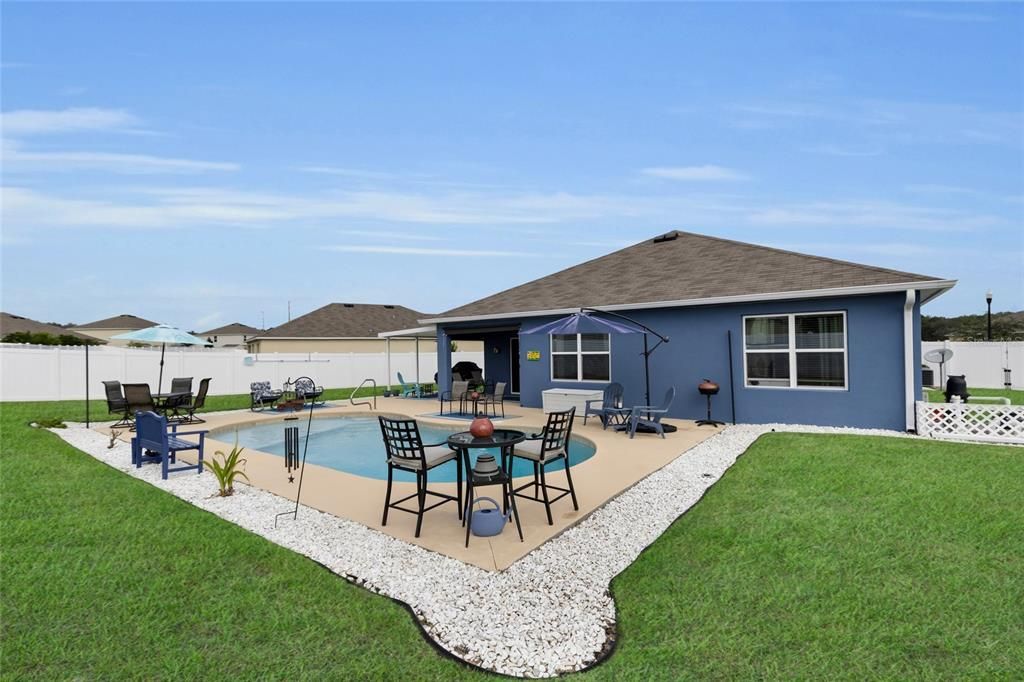 待售: $365,000 (4 贝兹, 2 浴室, 1827 平方英尺)