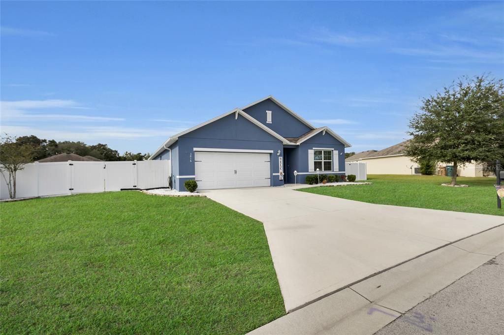 待售: $365,000 (4 贝兹, 2 浴室, 1827 平方英尺)