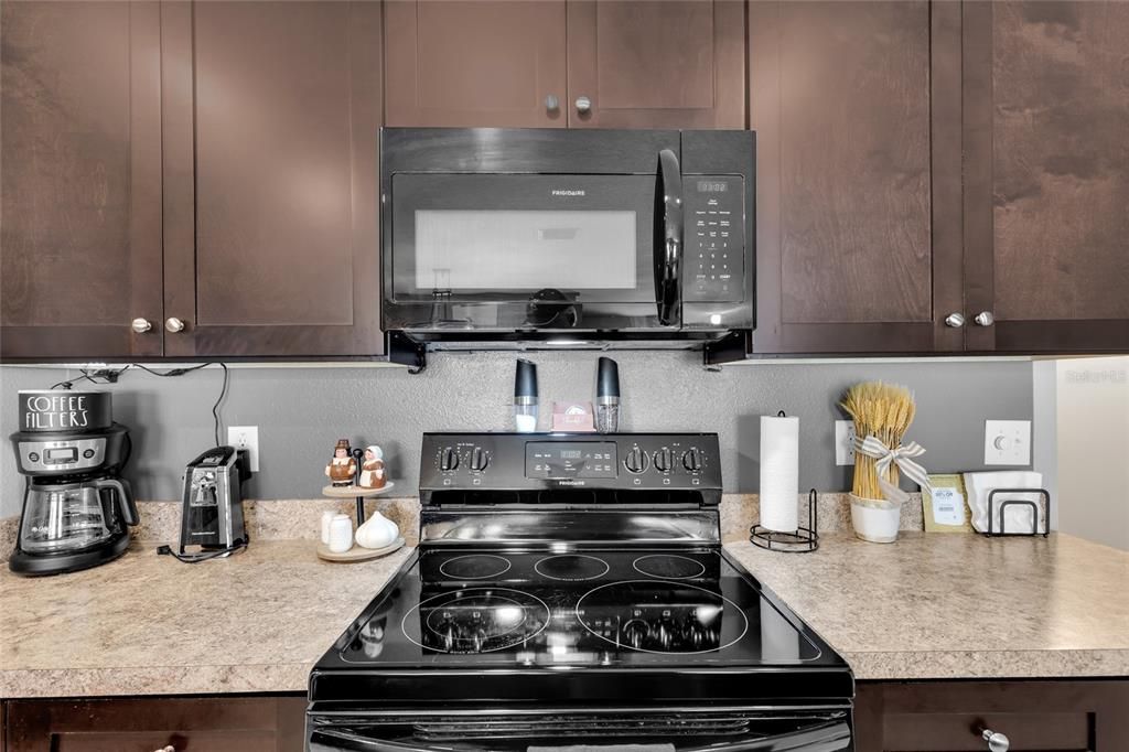 待售: $365,000 (4 贝兹, 2 浴室, 1827 平方英尺)