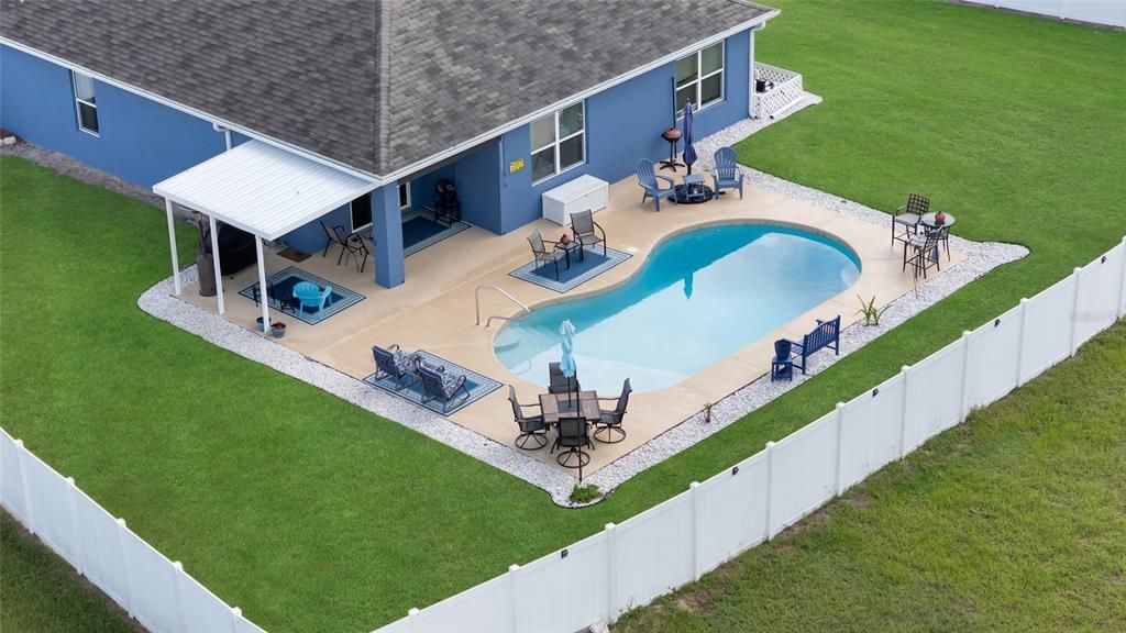 待售: $365,000 (4 贝兹, 2 浴室, 1827 平方英尺)