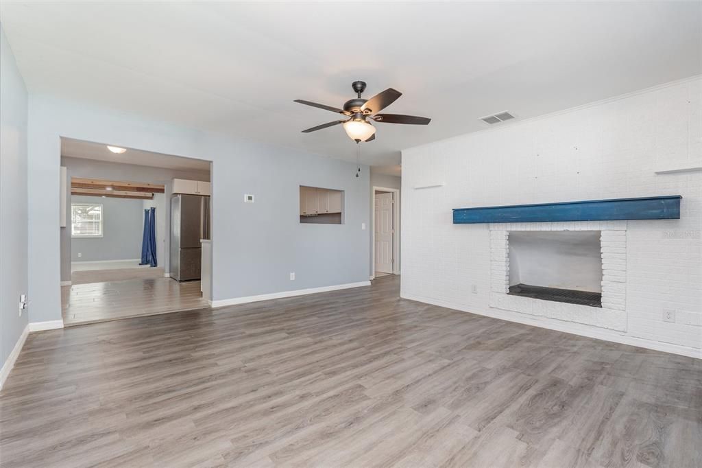 For Sale: $319,000 (3 beds, 2 baths, 1946 Square Feet)