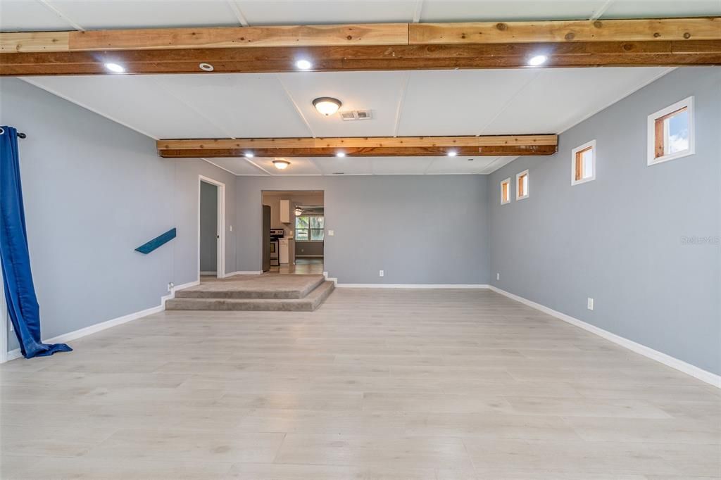 For Sale: $319,000 (3 beds, 2 baths, 1946 Square Feet)