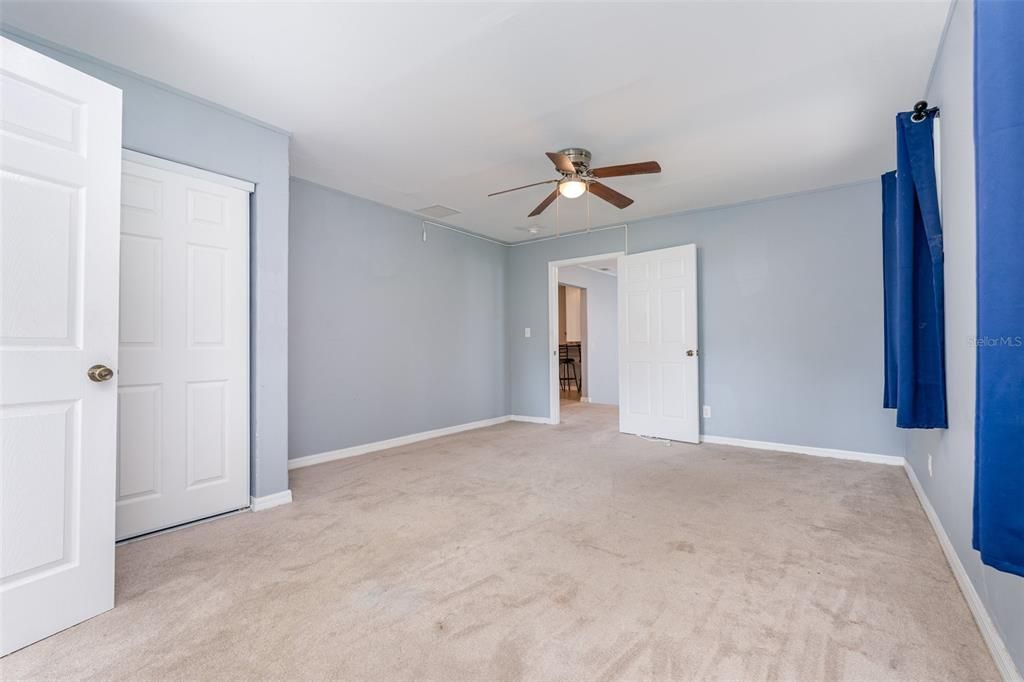 For Sale: $319,000 (3 beds, 2 baths, 1946 Square Feet)