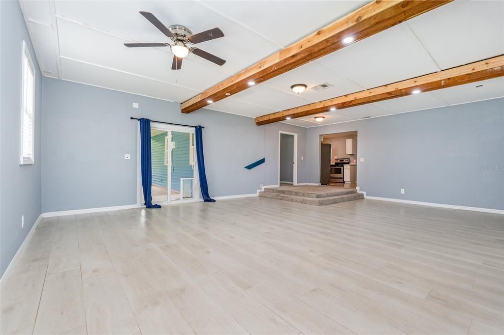 For Sale: $319,000 (3 beds, 2 baths, 1946 Square Feet)