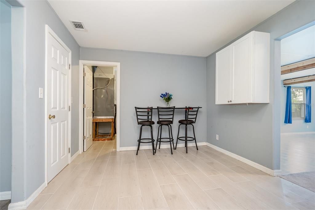 For Sale: $319,000 (3 beds, 2 baths, 1946 Square Feet)