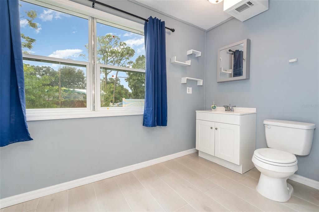 For Sale: $319,000 (3 beds, 2 baths, 1946 Square Feet)