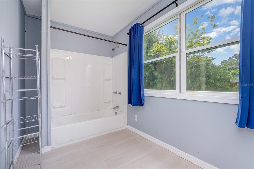 For Sale: $319,000 (3 beds, 2 baths, 1946 Square Feet)