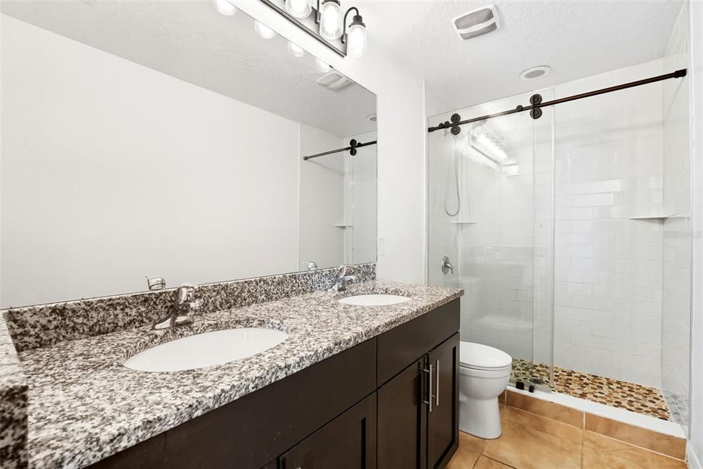 На продажу: $470,000 (5 спален, 3 ванн, 2820 Квадратных фут)