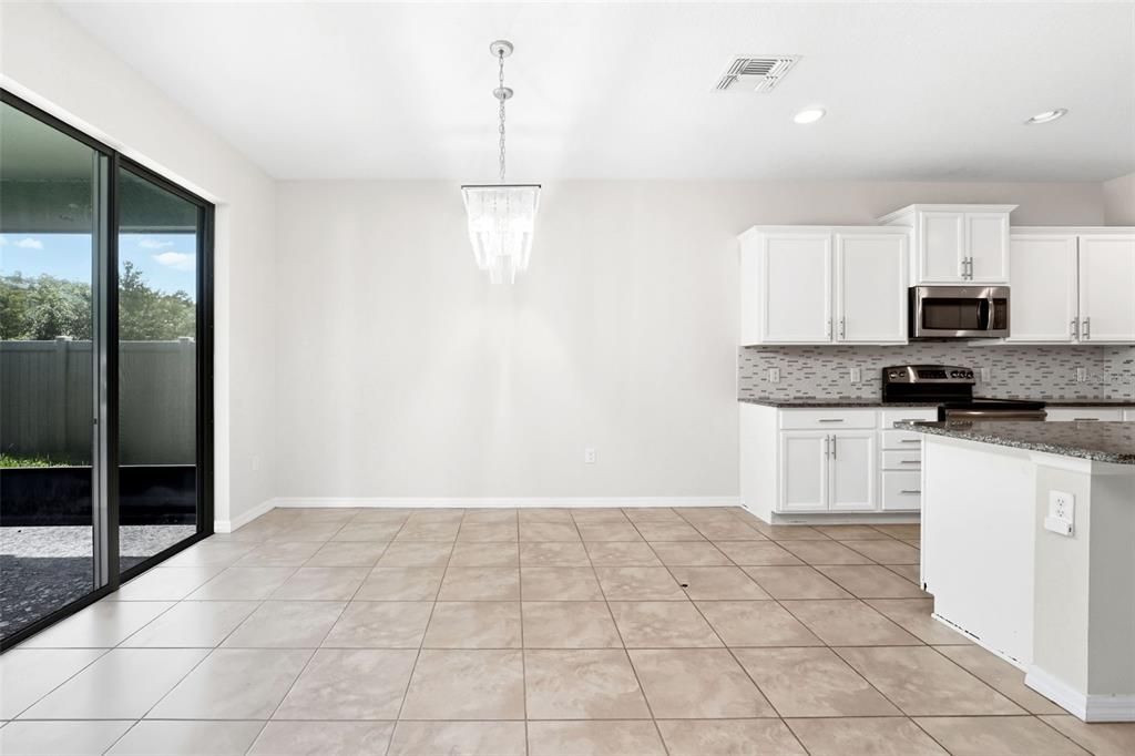 На продажу: $470,000 (5 спален, 3 ванн, 2820 Квадратных фут)