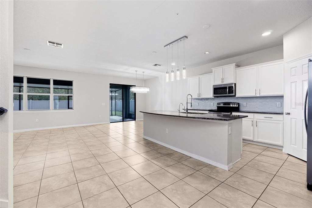 На продажу: $470,000 (5 спален, 3 ванн, 2820 Квадратных фут)